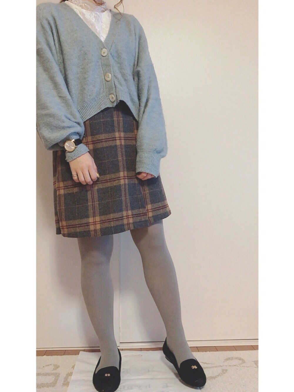 チェックでグッドガール風に。