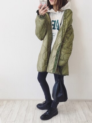 mayumi is wearing via j "via j by s-holic(ヴィアジェイ) 裏起毛"PARK"ロゴパーカー"