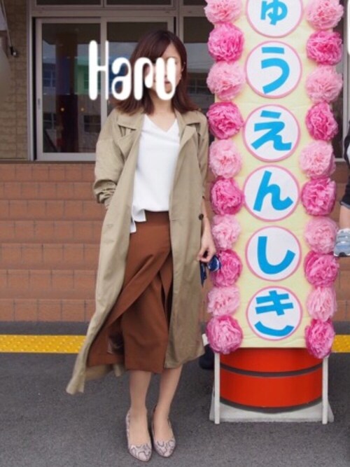 Haru☆ is wearing TONAL "【CLASSY.コラボ】ベルスリーブブラウスxスリットタイトスカートSET"