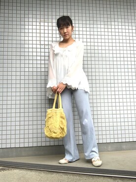 Ayumi Onishi使用「Ray BEAMS（sister jane / レース スリーブ フリル トップス）」的時尚穿搭