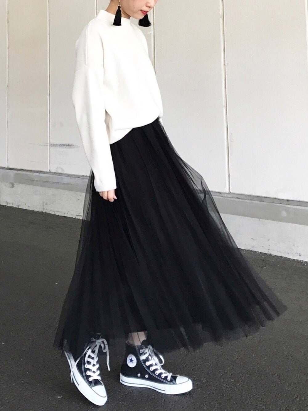 スウェット×チュールスカート