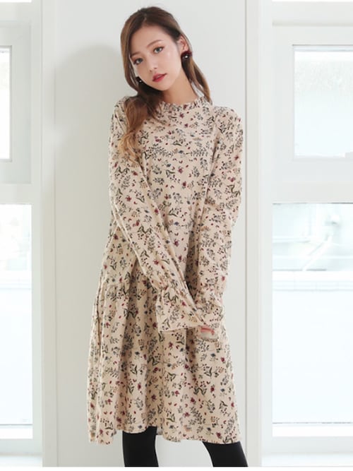 結婚式柄ありワンピースコーデ