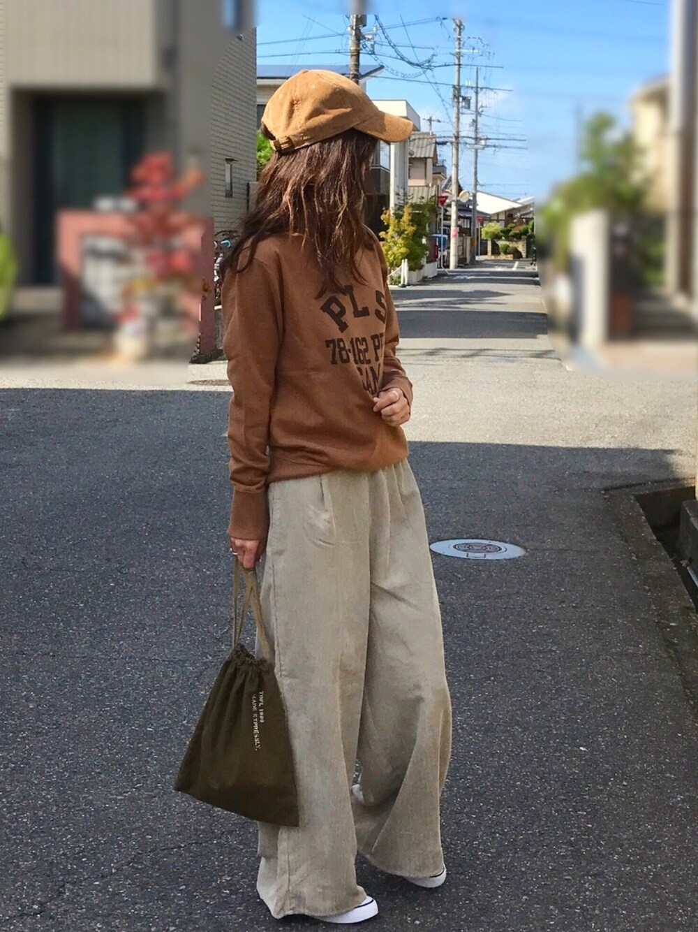 スウェット×ワイドパンツ