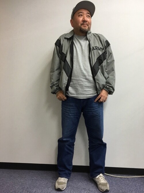 野坂幸史使用「ユニクロ（MEN ビッグシルエットポケ付きT（半袖））」的時尚穿搭