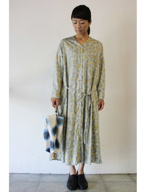 SuKiMa使用「susuri（susuri ススリ　ドナーワンピース　#slate　【送料無料】）」的時尚穿搭