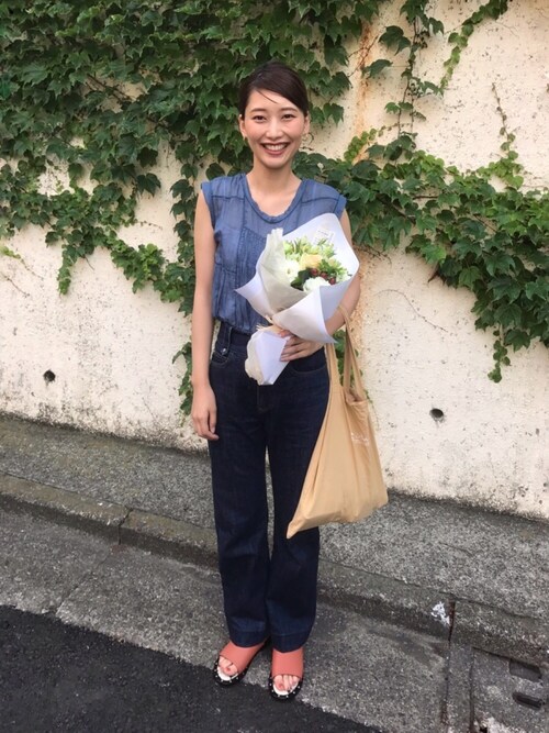 潮田あかり is wearing ISABEL MARANT ETOILE