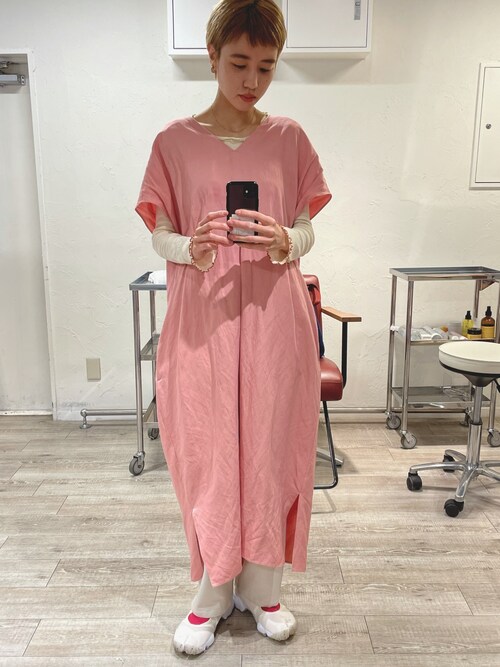 miyu is wearing UNDECORATED "UNDECORATED “VI/R”ツイルドレス"