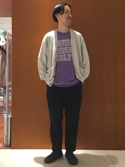 Keisuke Osuka使用「BEAUTY&YOUTH UNITED ARROWS（BY ハイゲージ ワイド V カーディガン）」的時尚穿搭