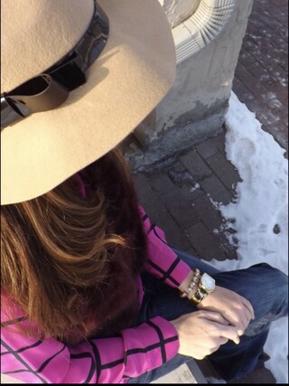 Rosalyn  is wearing kate spade new york