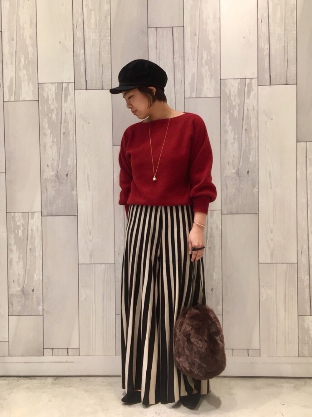 キャスケットで、上半身にポイントを。