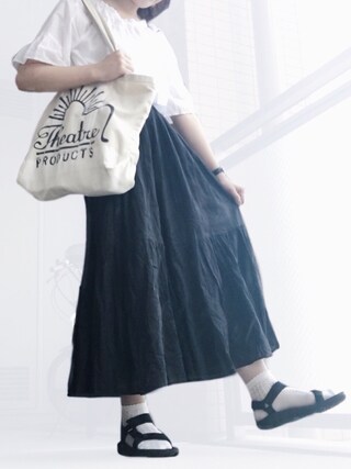 murayama ayano ⚫︎使用「THEATRE PRODUCTS（コットンキャンバス ロゴプリント トートバッグ）」的時尚穿搭
