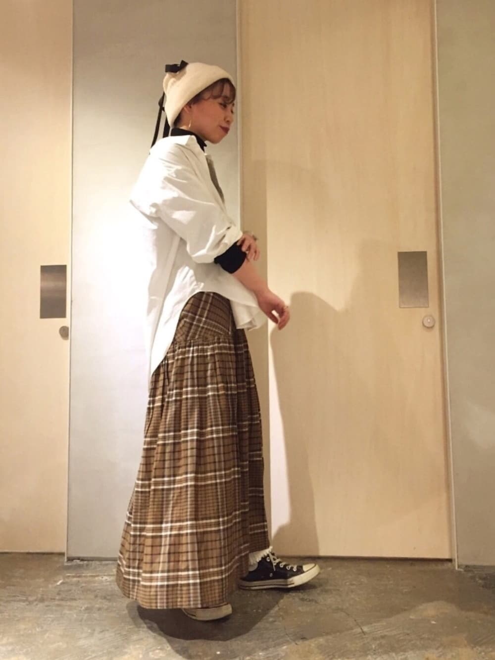 ロングスカート×白シャツ