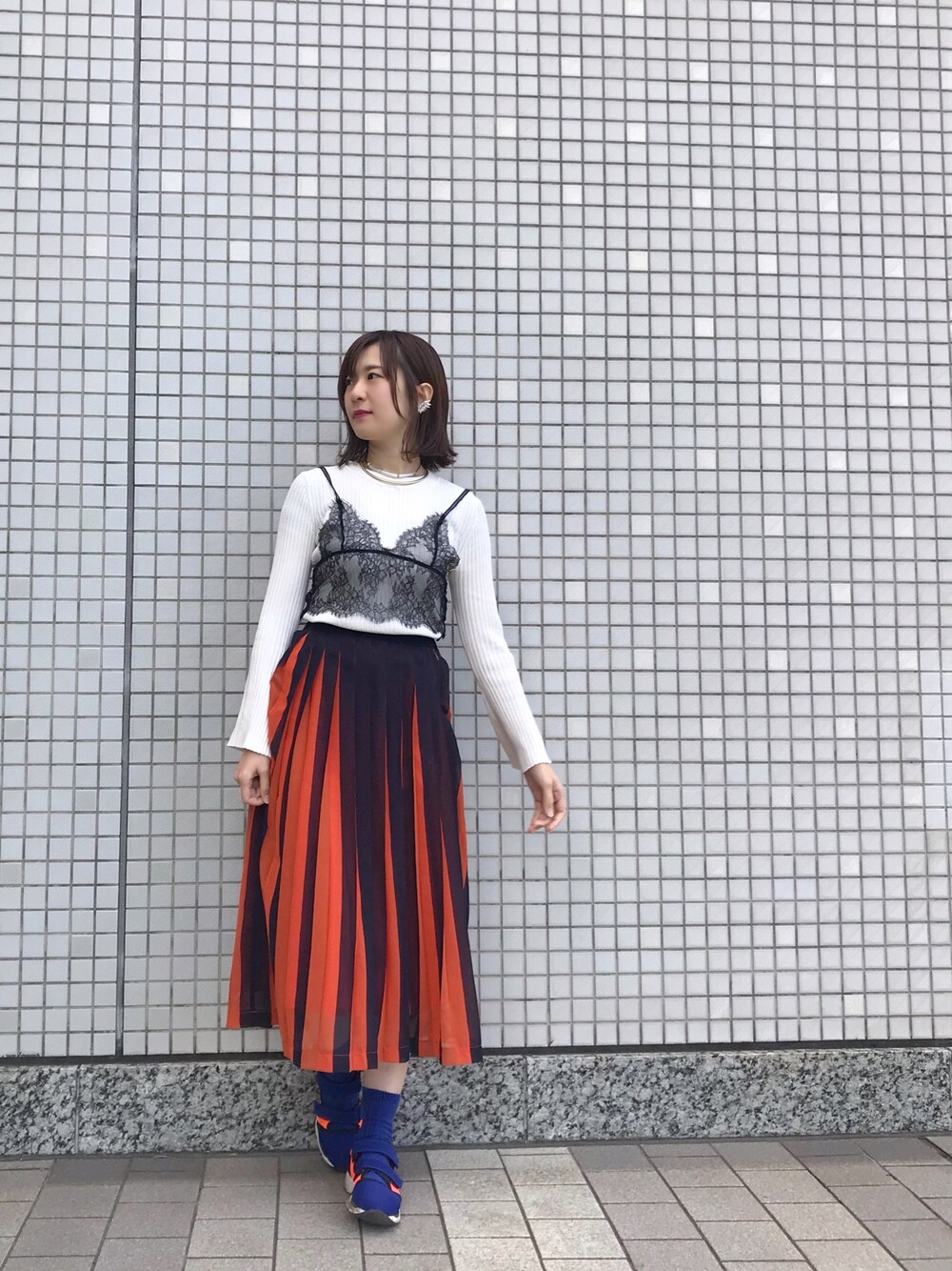 人目を惹くサイケスカート