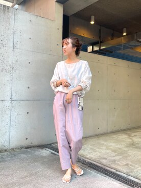 CAPRICIEUX LE'MAGE｜shino hayasaki使用「CAPRICIEUX LE'MAGE（柄カフスステッチTブラウス）」的時尚穿搭