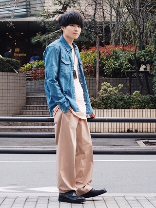 Ryo is wearing AKM Contemporary "【AKM Contemporary】≪STUDIOUS別注≫ライトデニムウエスタンシャツ"