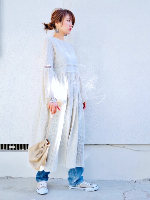 金子三記(miki) is wearing MOUSSY "LACE FLARE LONG DRESS"