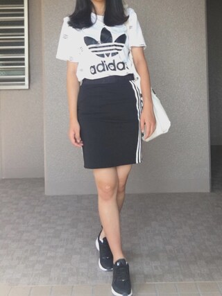 nana3使用「adidas（オリジナルス Tシャツ[3 STRIPES AOP TEE]）」的時尚穿搭
