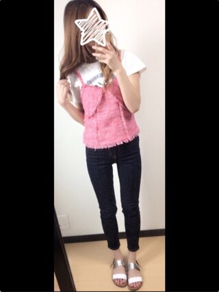MI-☆ is wearing SNIDEL "デザインプリントTシャツ"