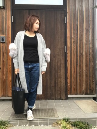 Tomomi 使用「ユニクロ（スーピマコットンクルーネックT(7分袖)）」的時尚穿搭