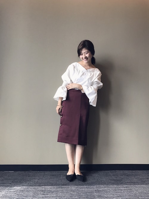 RANDA 本社akikoさんのシャツ/ブラウス「フレアスリーブボリュームトップス(RANDA|ランダ)」を使ったコーディネート