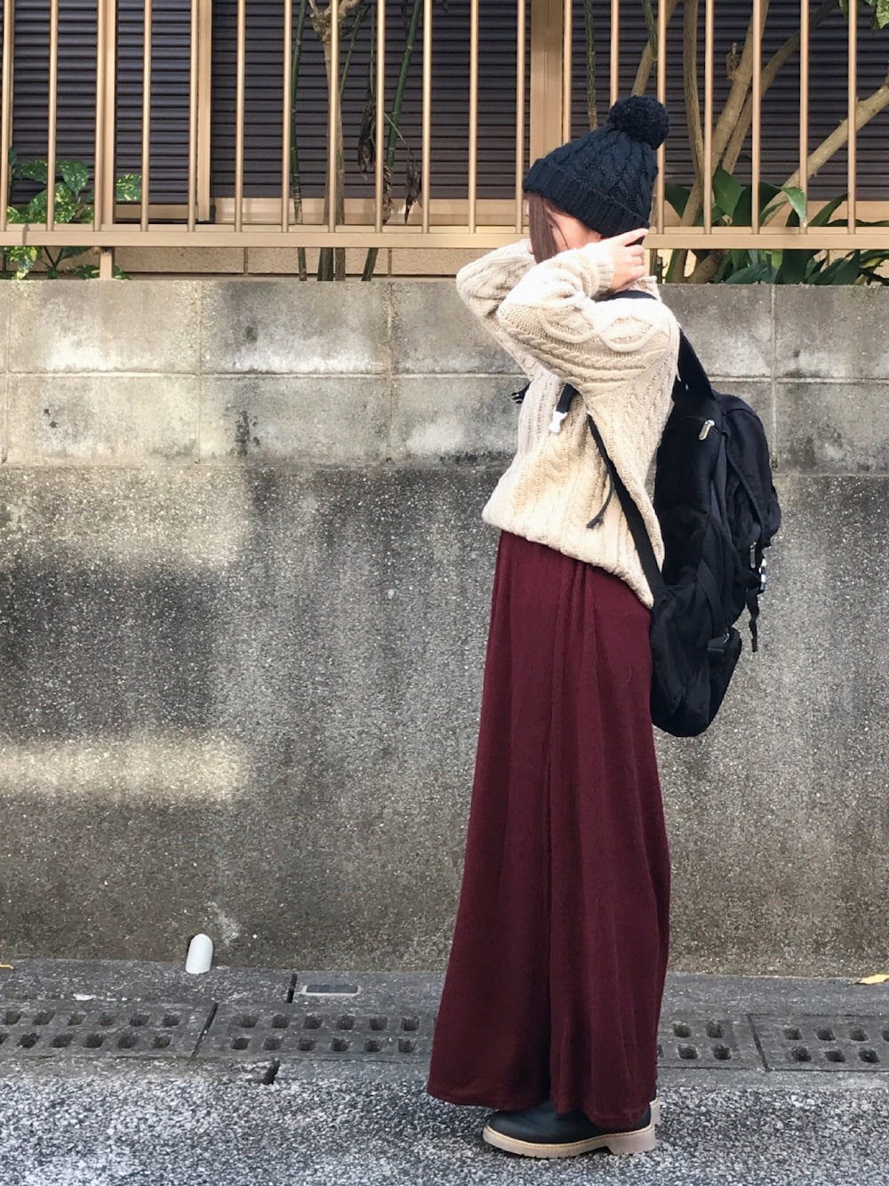 黒ニット帽×ロングスカート