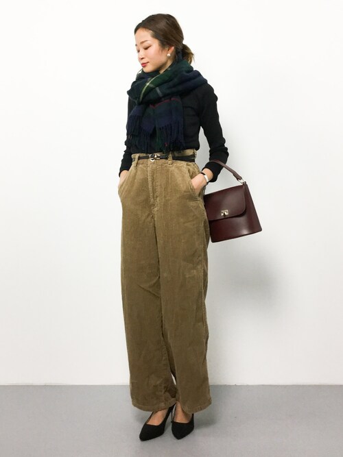 搭配urban research裤子(棕色系)的女性时尚穿搭总览