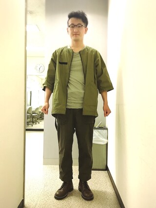 ロバート馬場裕之 is wearing VIRGO "N,COLLAR SHORT BALLOON JKT ノーカラージャケット"