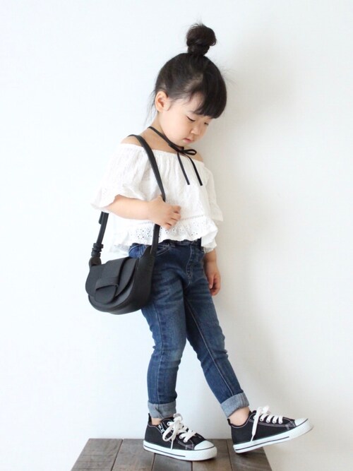 可愛すぎる3歳児ファッションリーダー Teiccoちゃんのコーデをご紹介 ママリ