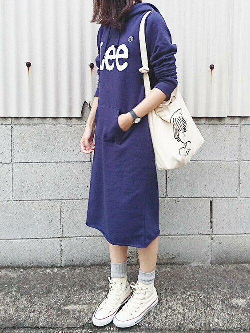 meiko is wearing Lee "【店舗限定】Leeロゴ　ロングパーカー　ドレス"