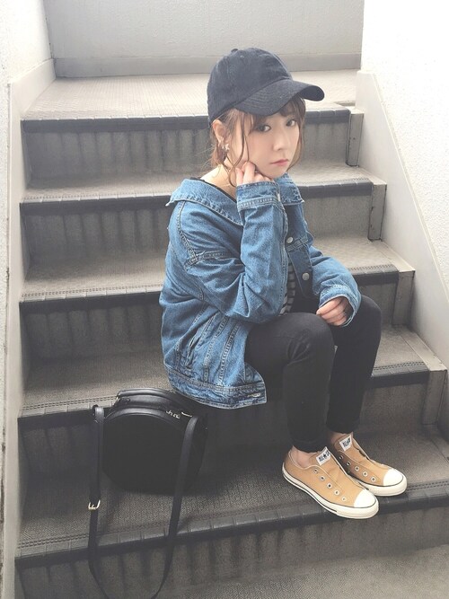 yumi. is wearing CONVERSE "ALL STAR SLIP Ⅲ OX/オールスター スリップ Ⅲ OX"