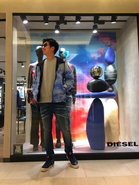 A DIESEL ヴィーナスフォート employee TOYO is wearing DIESEL "00SB840DASJ"
