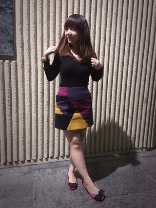 t is wearing Lily Brown "コーデュロイ×スエードパネルスカート"