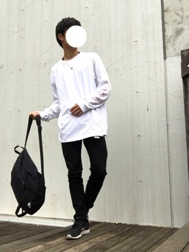 RIKI is wearing SENSE OF PLACE by URBAN RESEARCH "スリーブプリントビッグロンT"
