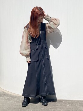UNITED TOKYO EC事業部｜AYANO使用「INella（【INella(イネラ)】Vネックジャンパースカート）」的時尚穿搭