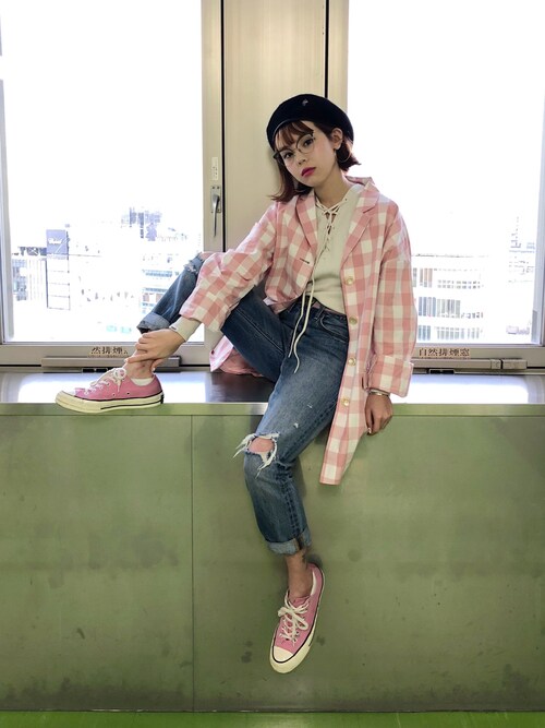 瀬戸あゆみ is wearing Aymmy in the batty girls "MARGARET ギンガムチェックジャケット"