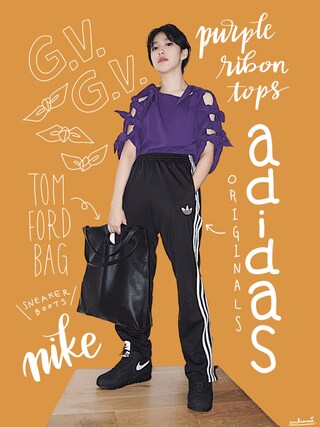 中田クルミ is wearing adidas "オリジナルス パンツ[SIDE-SLIT CREPE TRACK PANTS AE]"