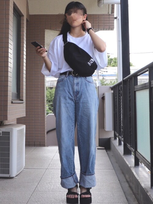 ひより is wearing ユニクロ "ハイライズワイドストレートジーンズ"