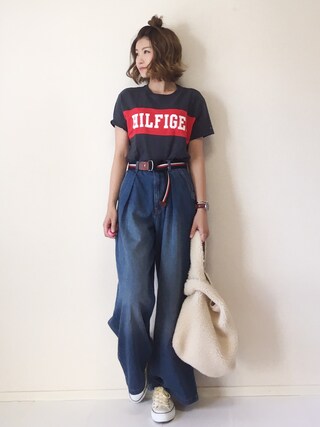 まるちわ is wearing HILFIGER DENIM "ロゴTシャツ"