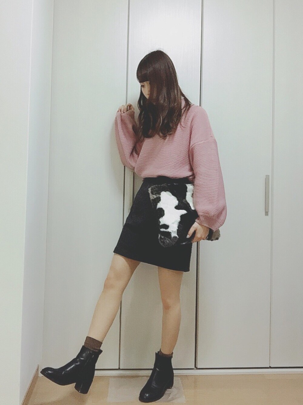 迷彩バッグ×ピンクスウェット