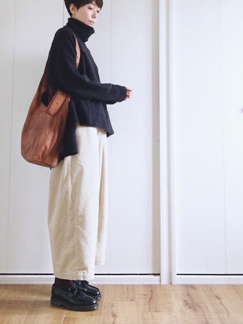 ゆるタートルニット×計算された着丈バランスがカギ♡