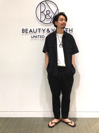 Daisuke Kuori使用「BEAUTY&YOUTH UNITED ARROWS（BY ウーステッド ワイドフォルム ショートスリーブ シャツ）」的時尚穿搭
