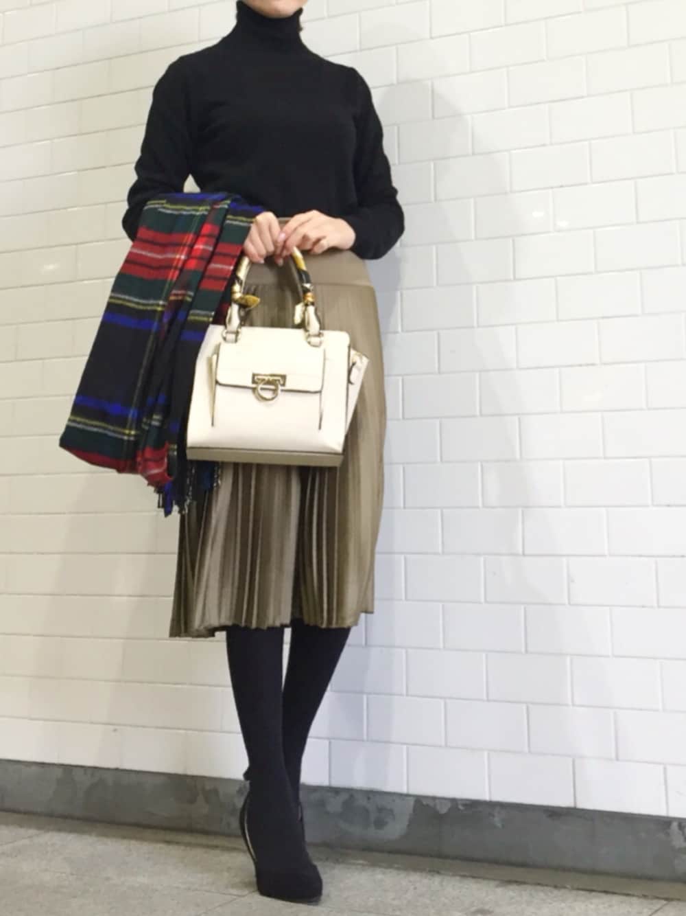 スカートと合わせて女性らしく♡