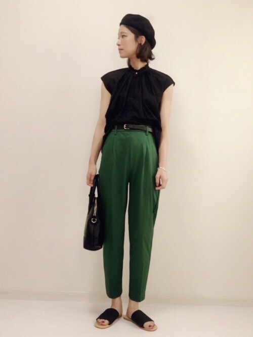 non is wearing BEAUTY&YOUTH UNITED ARROWS "BY∴ コットンシルクギャザーフレンチスリーブブラウス -手洗い可能-"