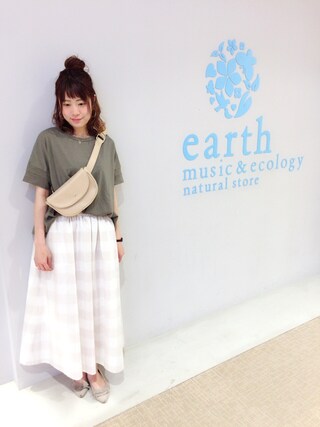 ままい使用「earth music&ecology（・フレアT(Aライン)）」的時尚穿搭