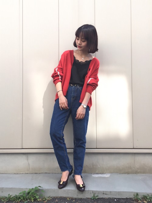 女性らしいデニムスタイルを引き立てて♡