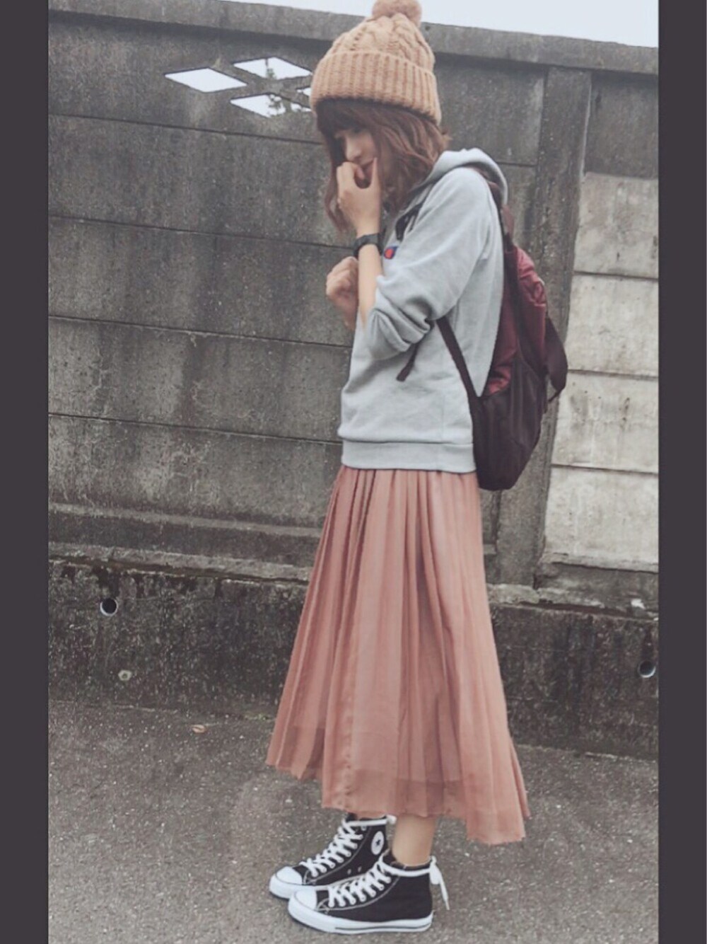 グレーパーカー×ロングスカート