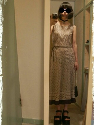 Doris使用「K.T KIYOKO TAKASE（Kiyoko Takase　花柄ワンピース　サイズ不明　昭和もの？）」的時尚穿搭