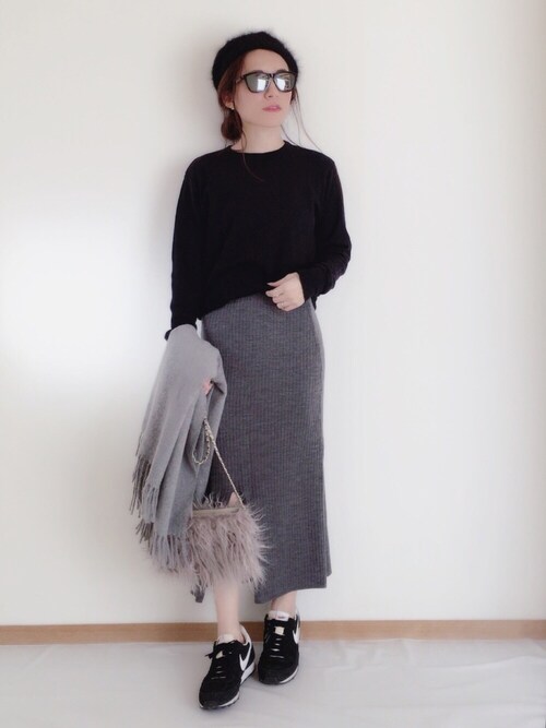 minimalist_apon使用「ユニクロ（WOMEN メリノブレンドリブスカート）」的時尚穿搭
