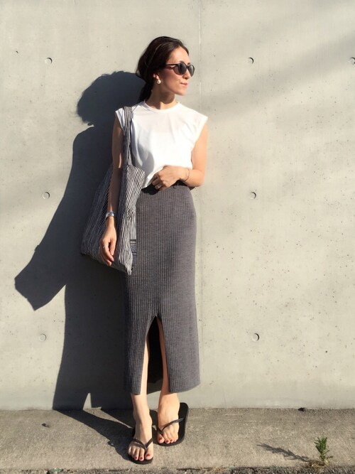 minimalist_apon is wearing ユニクロ "WOMEN メリノブレンドリブスカート"