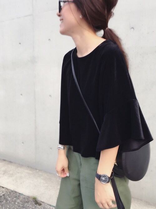 minimalist_apon is wearing PHILIPPE AUDIBERT "【予約】<追加>【WEB限定】◎PHILIPPE AUDIBERT ツイストバングル / フィリップオーディベール"
